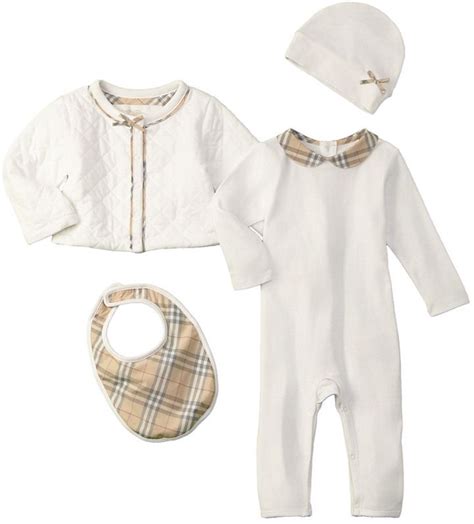 babypakje burberry|Burberry newborn gift set.